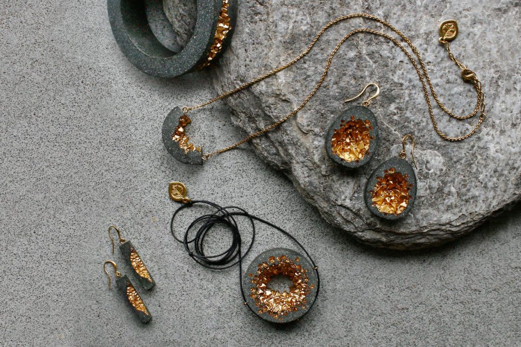 boldb jewelry give back company